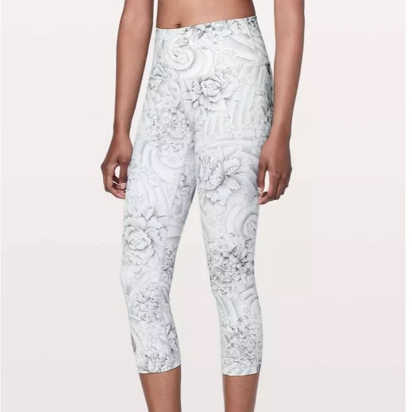 Lululemon Wunder Under High Rise Crop in Twine White Multi - Picture 2 of 10